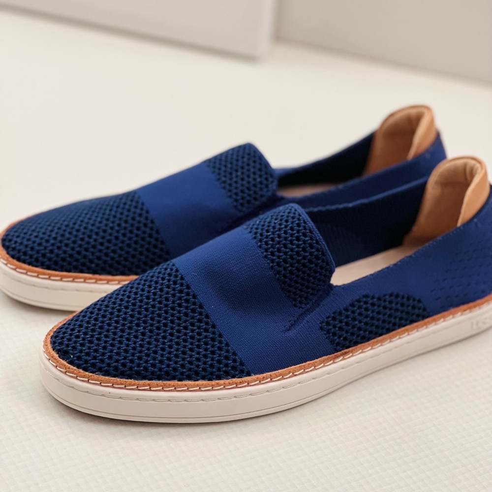 Womens UGG knit shoes. Perfect condition.